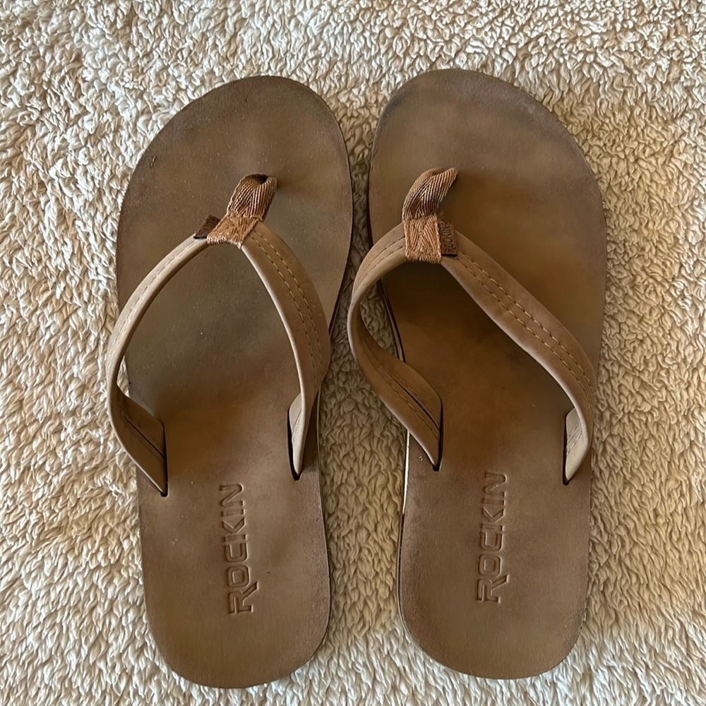 Rockin flip flops size 8